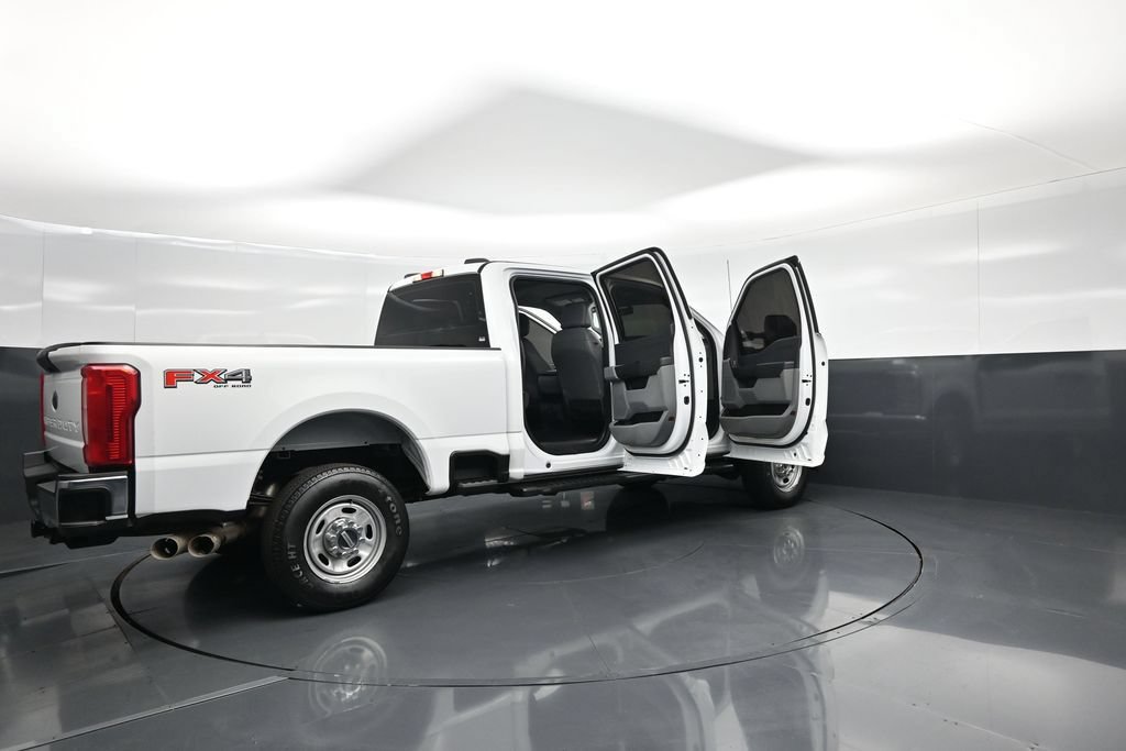 Certified 2023 Ford F250 XL w/ FX4 Off-Road Package AWD/4WD image 6