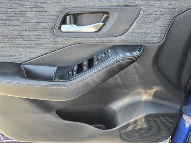 Used 2023 Nissan Rogue SV image 31