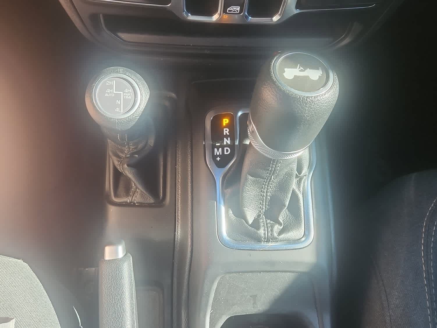 Used 2024 Jeep Wrangler Unlimited Sahara AWD/4WD image 18