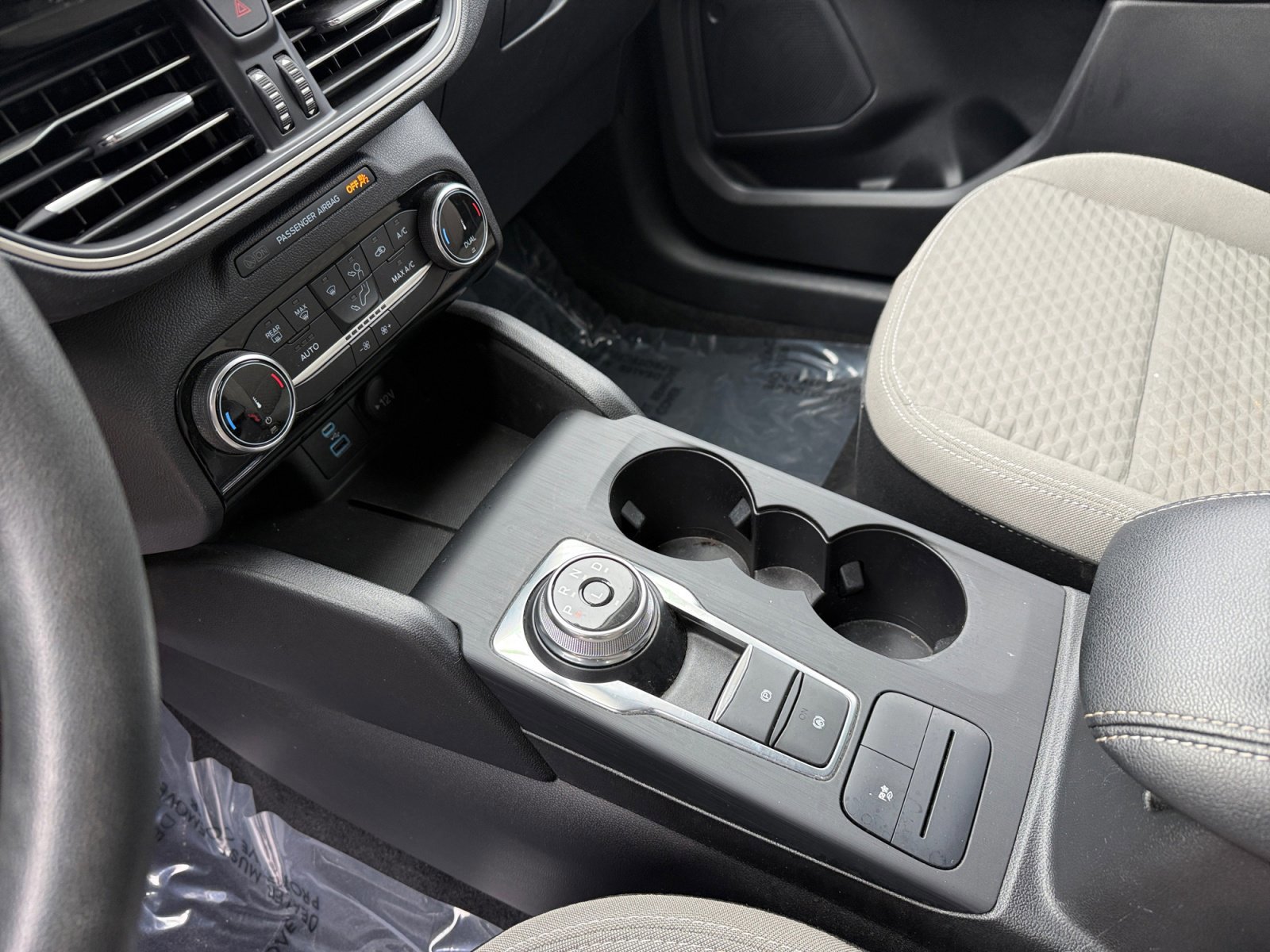 Certified 2022 Ford Escape SE image 13