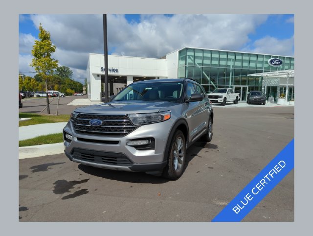 Certified 2023 Ford Explorer XLT w/ Equipment Group 202A AWD/4WD image 1