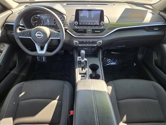 Used 2025 Nissan Altima 2.5 SV AWD/4WD image 11