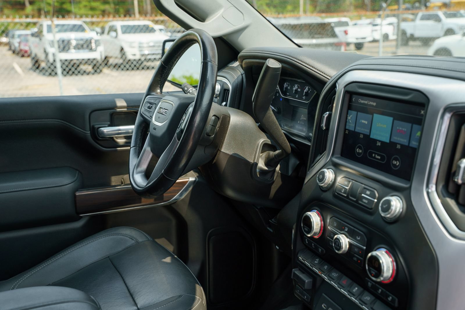 Used 2021 GMC Sierra 1500 SLT AWD/4WD image 16