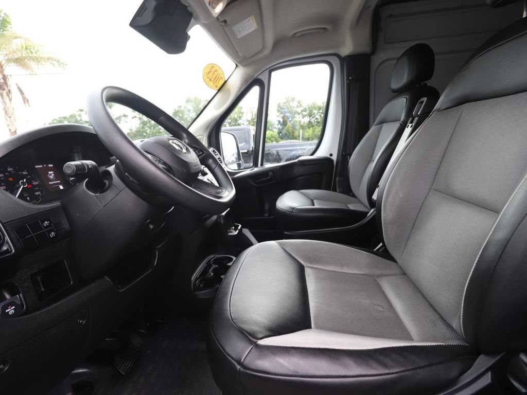 Used 2023 RAM ProMaster 2500 FWD image 2