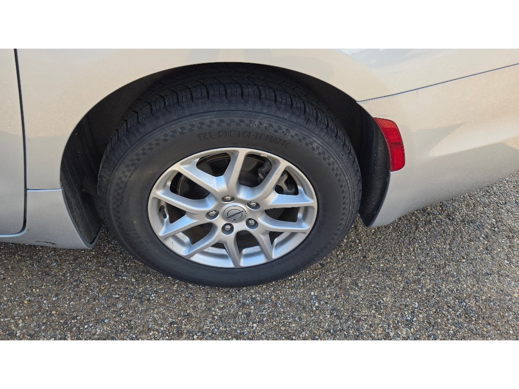 Used 2024 Chrysler Pacifica Touring-L FWD image 11
