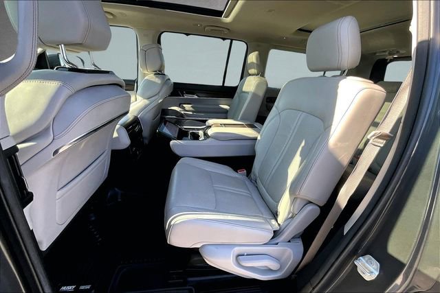 Used 2022 Jeep Grand Wagoneer Series I image 22