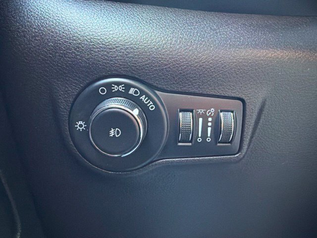 Used 2023 Jeep Compass Latitude w/ Convenience Group AWD/4WD image 14