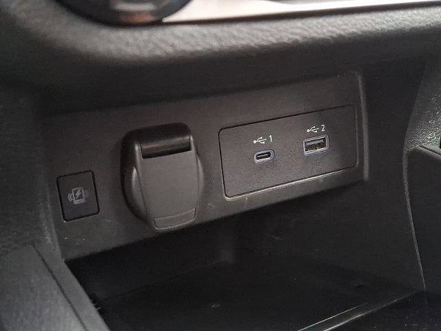 Used 2023 Nissan Versa SR w/ Trunk Package image 25