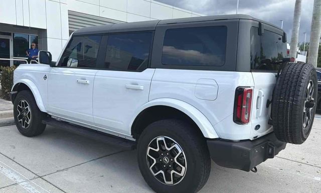 Certified 2024 Ford Bronco Outer Banks AWD/4WD image 2