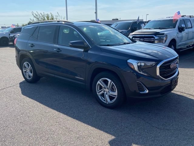 Used 2018 GMC Terrain SLE w/ Driver Convenience Package FWD image 2