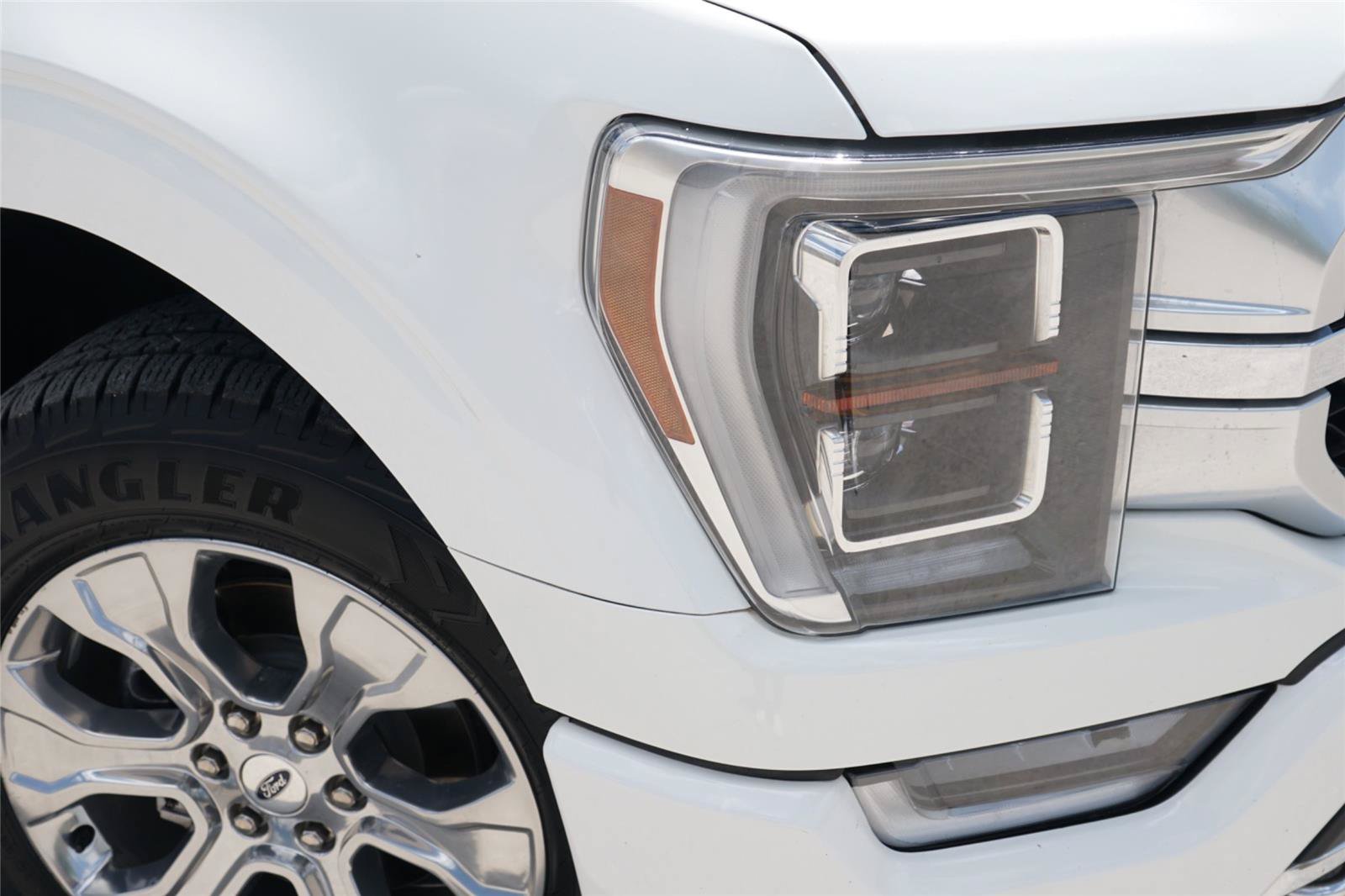 Certified 2022 Ford F150 Platinum w/ FX4 Off-Road Package AWD/4WD image 3