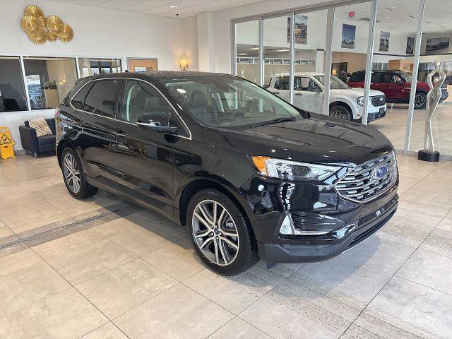 Certified 2022 Ford Edge Titanium w/ Class II Trailer Tow Package image 7