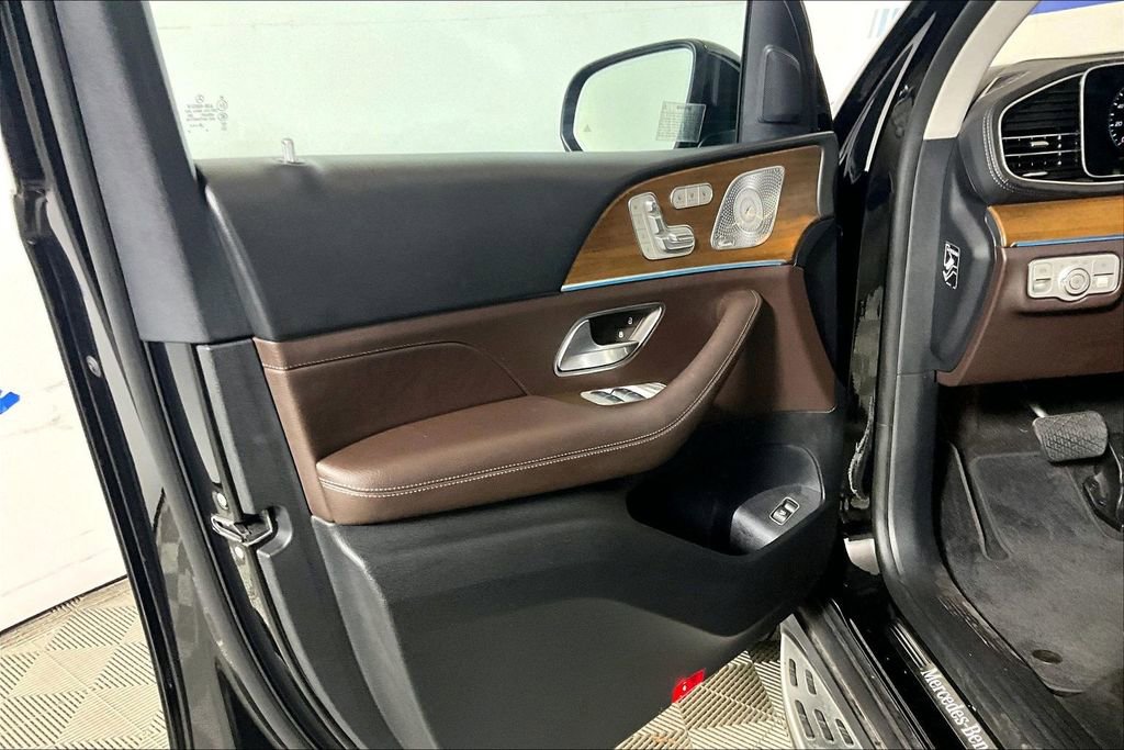 Used 2021 Mercedes-Benz GLS 450 4MATIC image 18