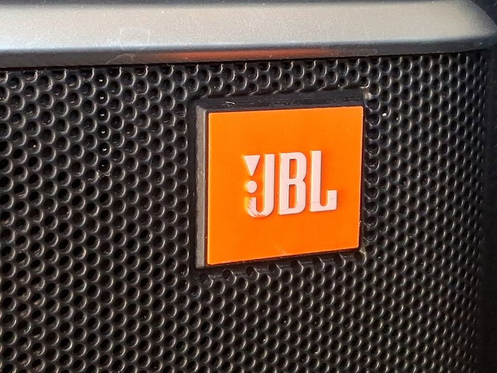 Used 2021 Toyota Venza XLE image 29