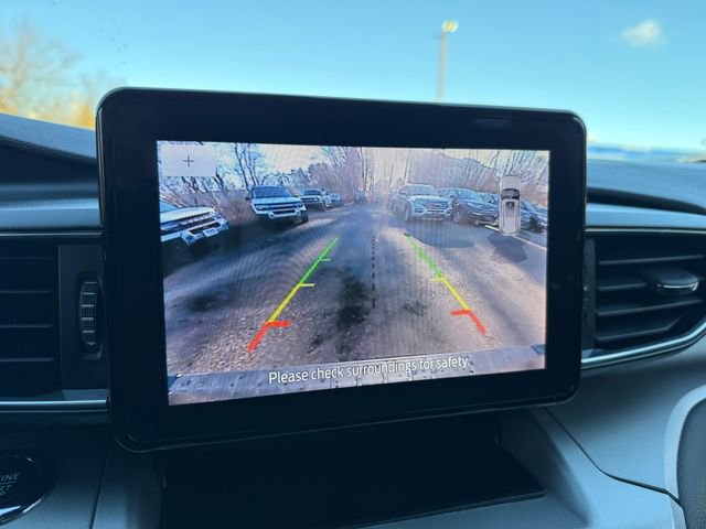 Certified 2022 Ford Explorer XLT w/ Equipment Group 202A image 10