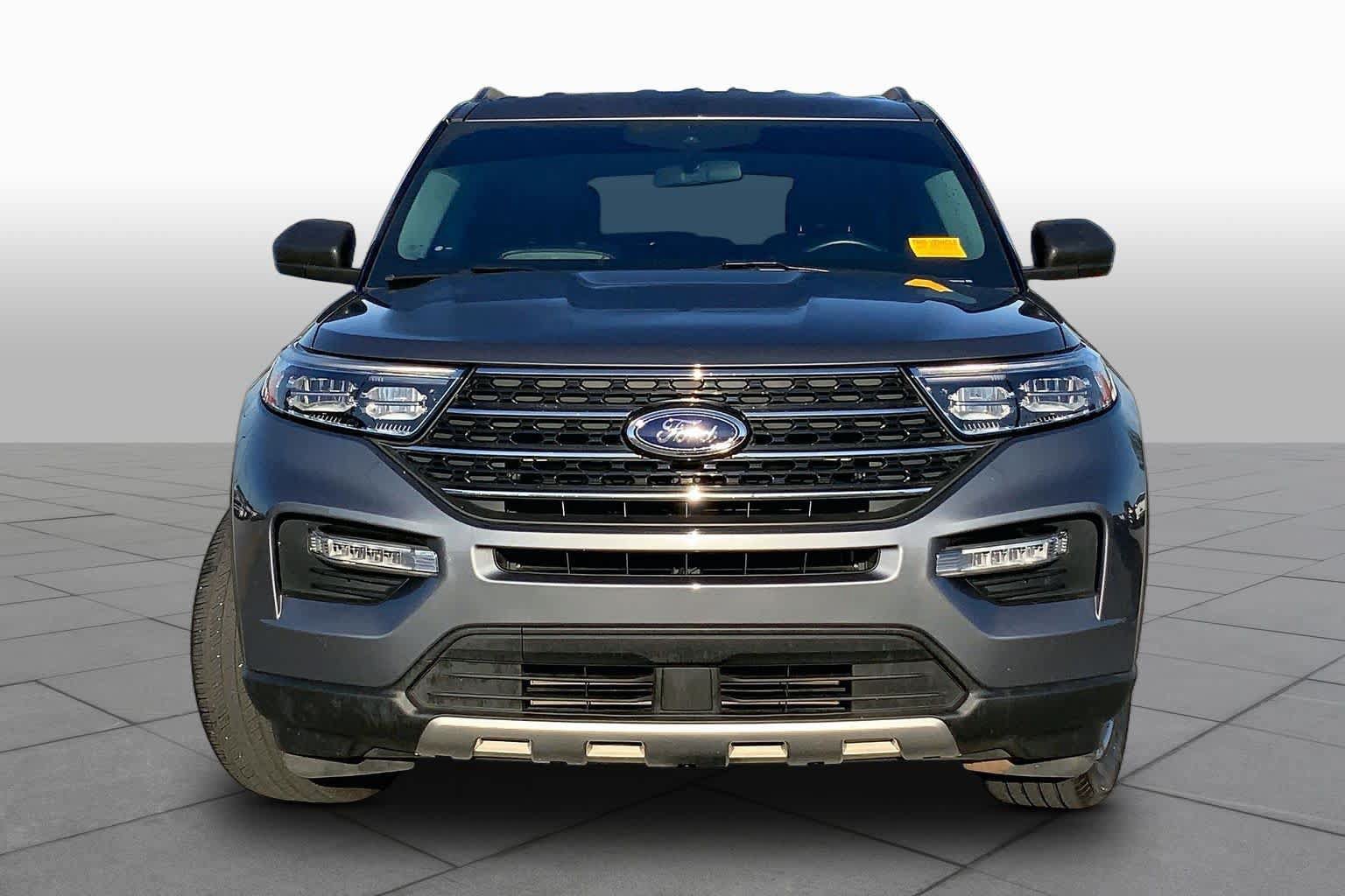 Certified 2022 Ford Explorer XLT w/ Equipment Group 202A RWD image 4