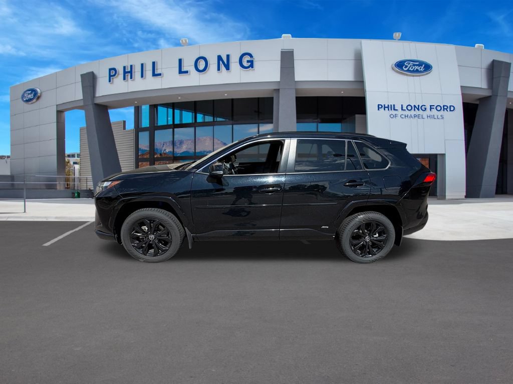 Used 2022 Toyota RAV4 SE w/ Convenience Package AWD/4WD image 3