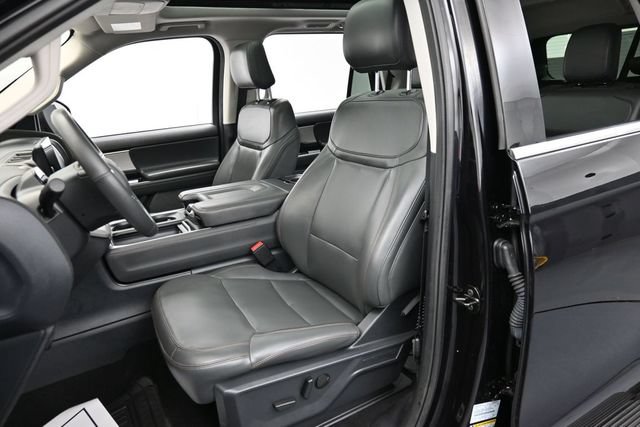 Certified 2025 Ford Expedition Active AWD/4WD image 11