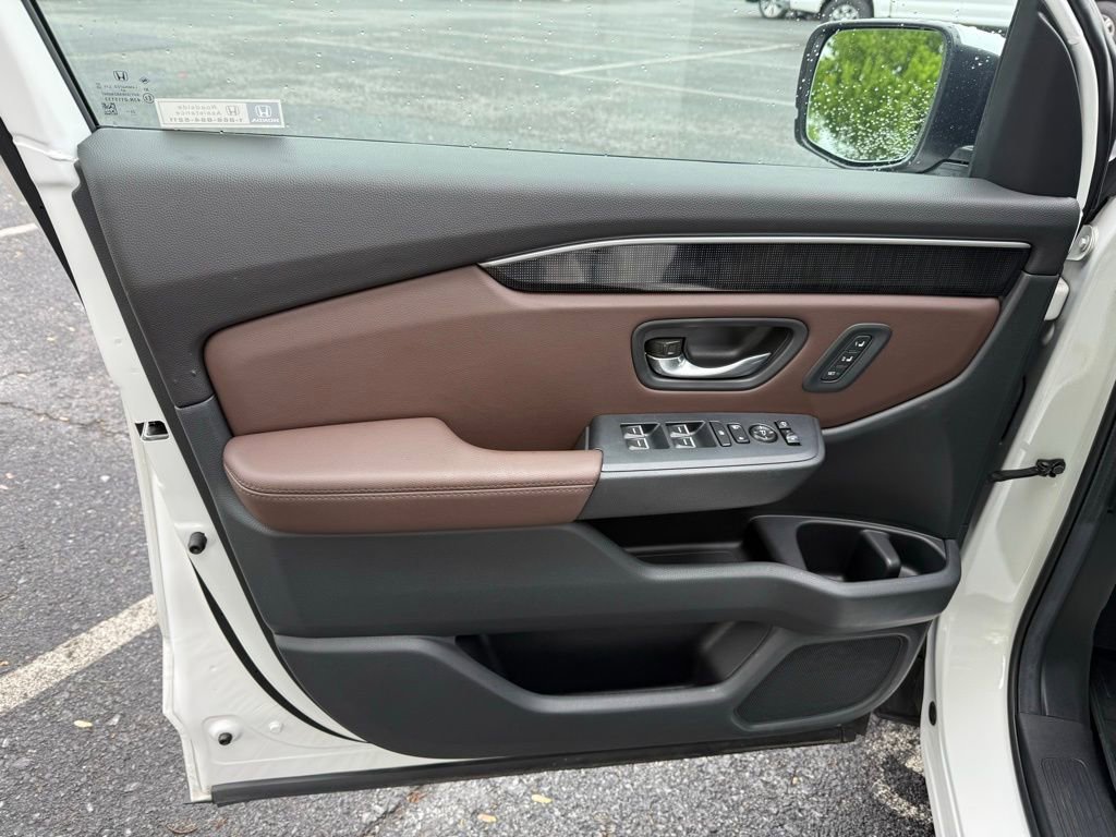 Used 2024 Honda Pilot Elite image 12