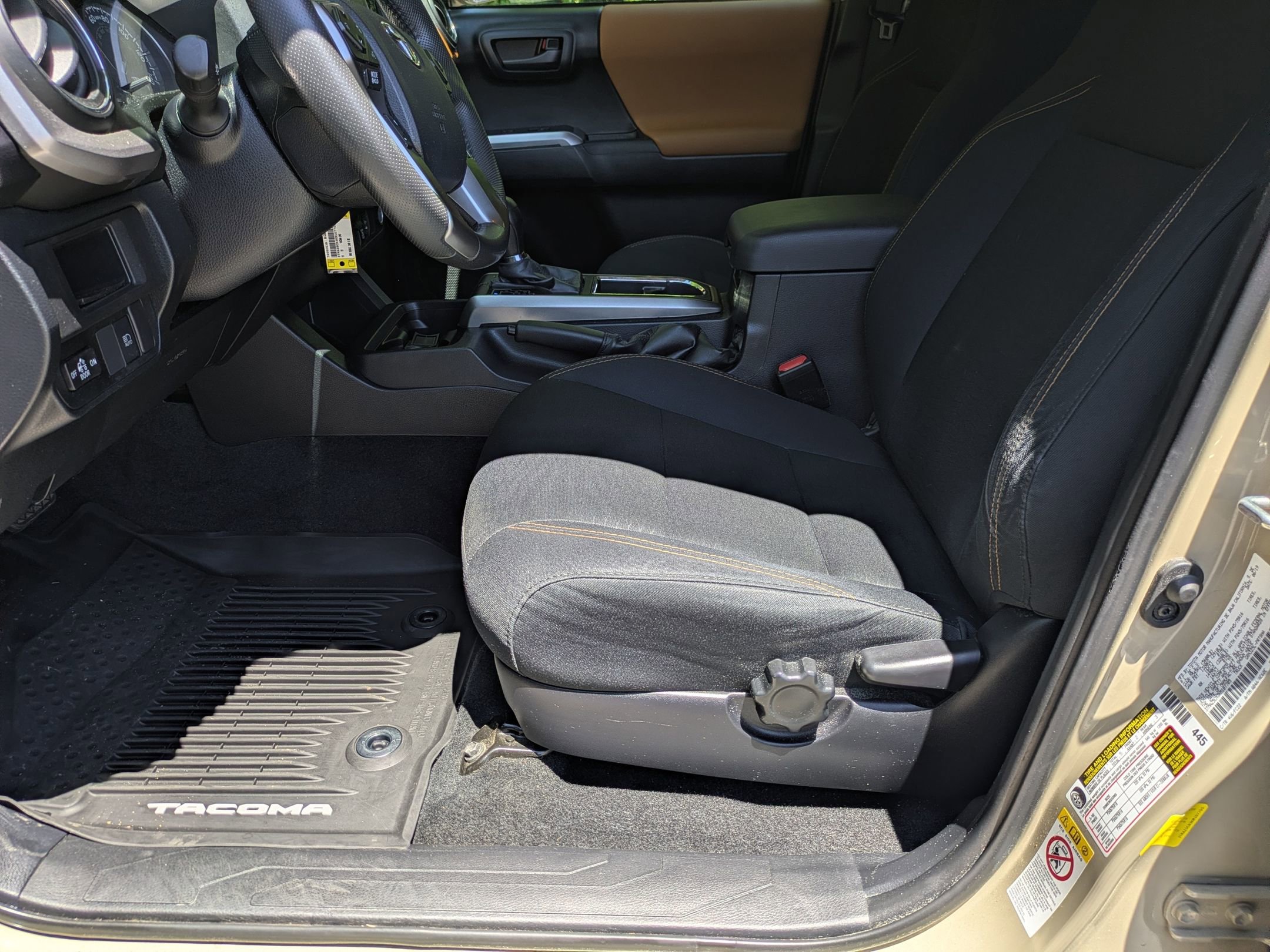 Used 2019 Toyota Tacoma SR5 RWD image 12