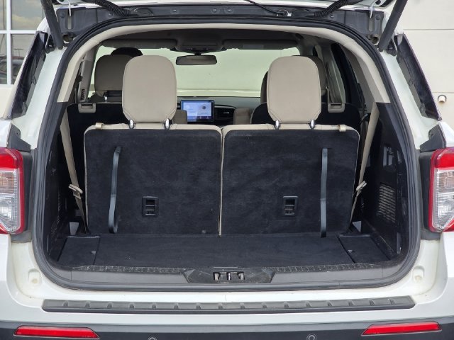 Certified 2022 Ford Explorer XLT RWD image 28