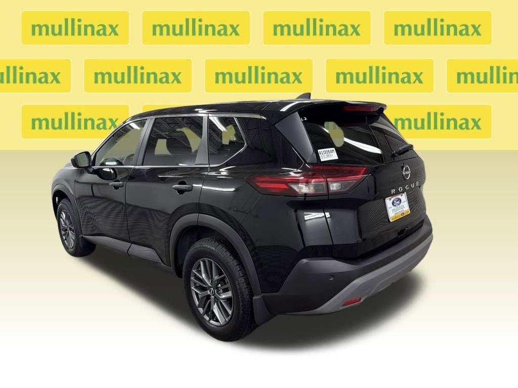 Used 2023 Nissan Rogue S image 10