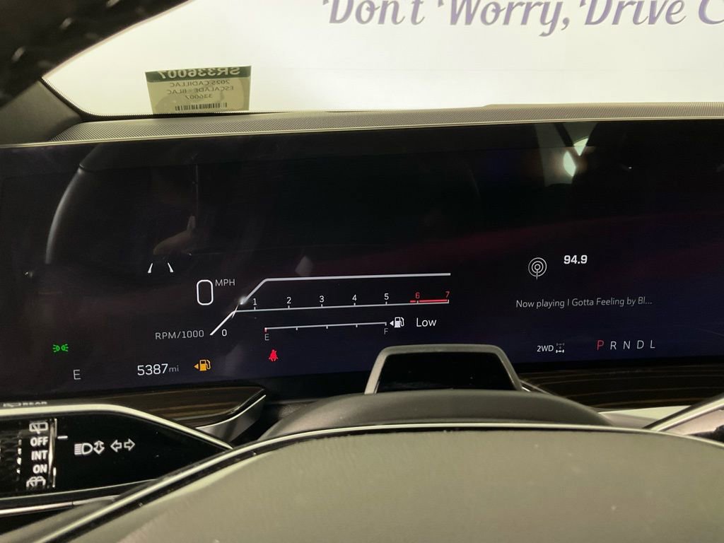 Used 2025 Cadillac Escalade Luxury image 26