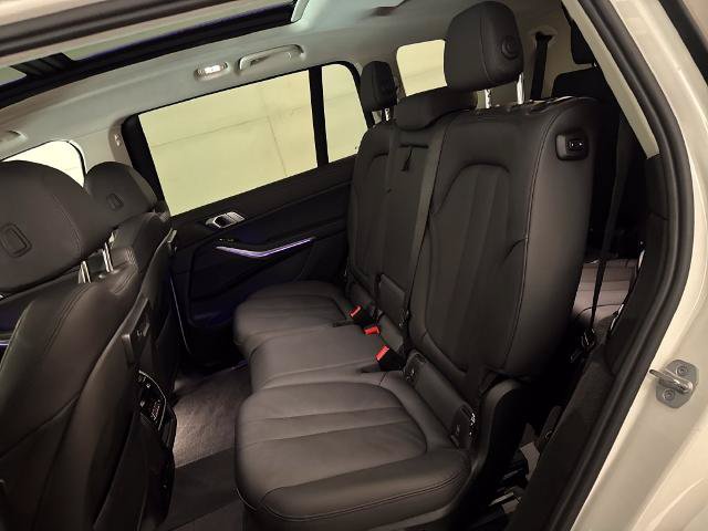 Used 2022 BMW X7 xDrive40i w/ Executive Package AWD/4WD image 24