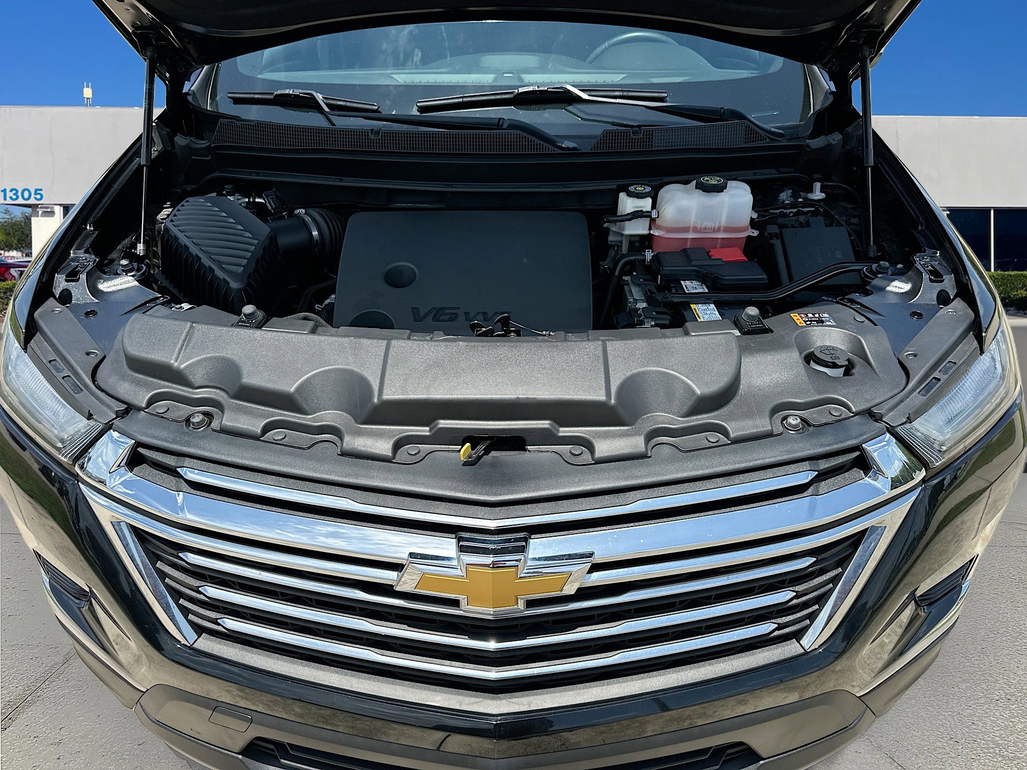 Used 2023 Chevrolet Traverse LT FWD image 29