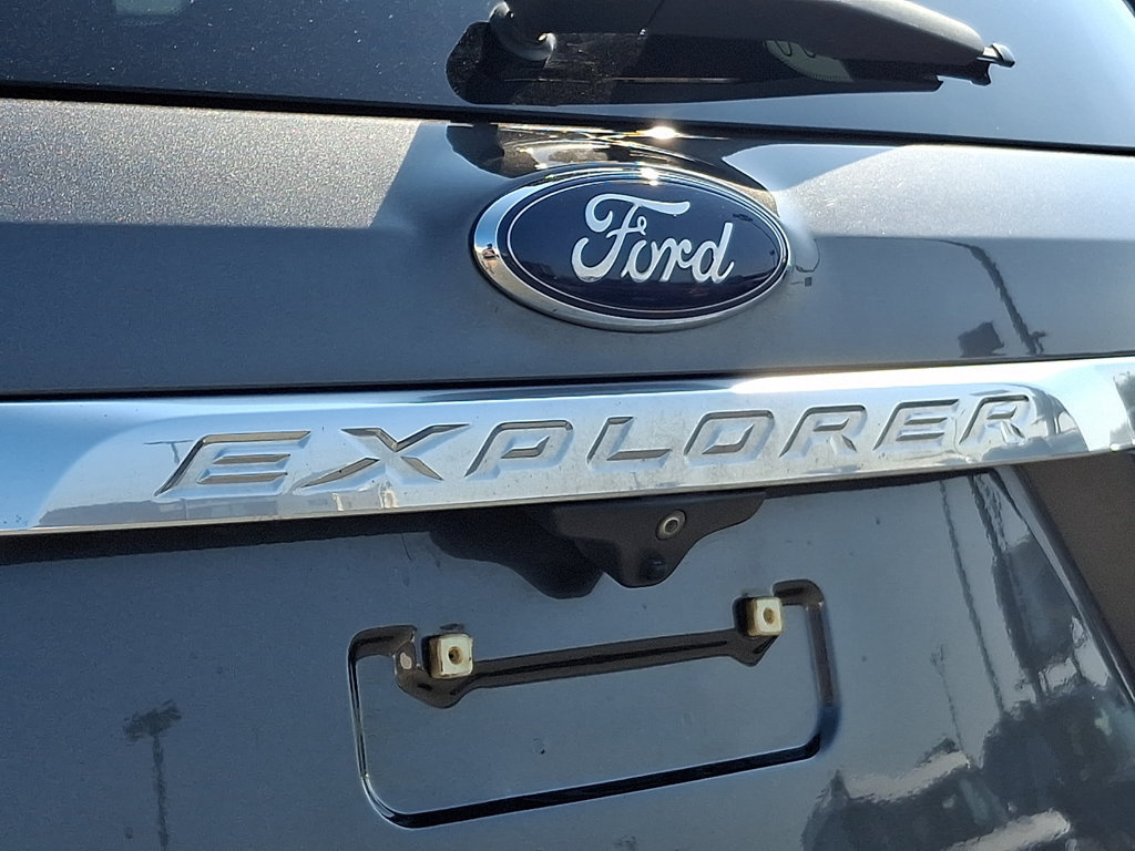 Certified 2018 Ford Explorer Platinum AWD/4WD image 34