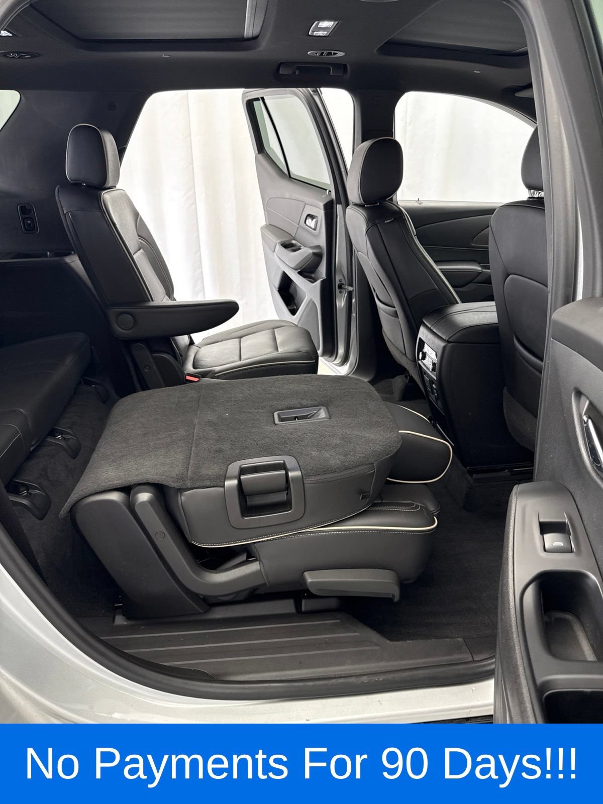 Used 2022 Chevrolet Traverse Premier w/ Redline Edition AWD/4WD image 40