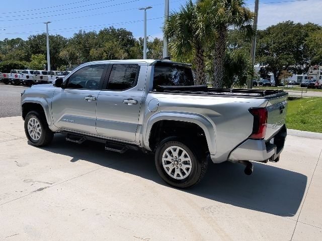 Used 2024 Toyota Tacoma SR5 RWD image 9