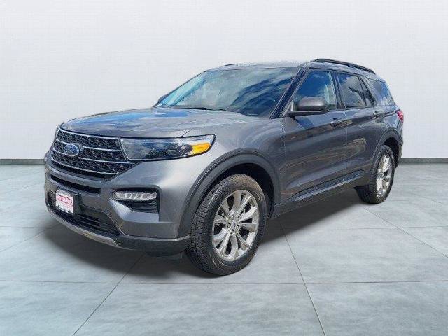 Certified 2023 Ford Explorer XLT w/ Equipment Group 202A AWD/4WD image 3