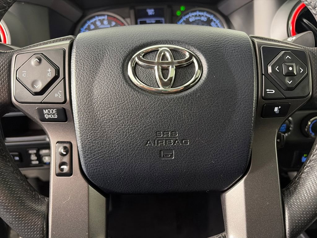 Used 2017 Toyota Tacoma TRD Off-Road w/ Premium & Technology Package AWD/4WD image 16