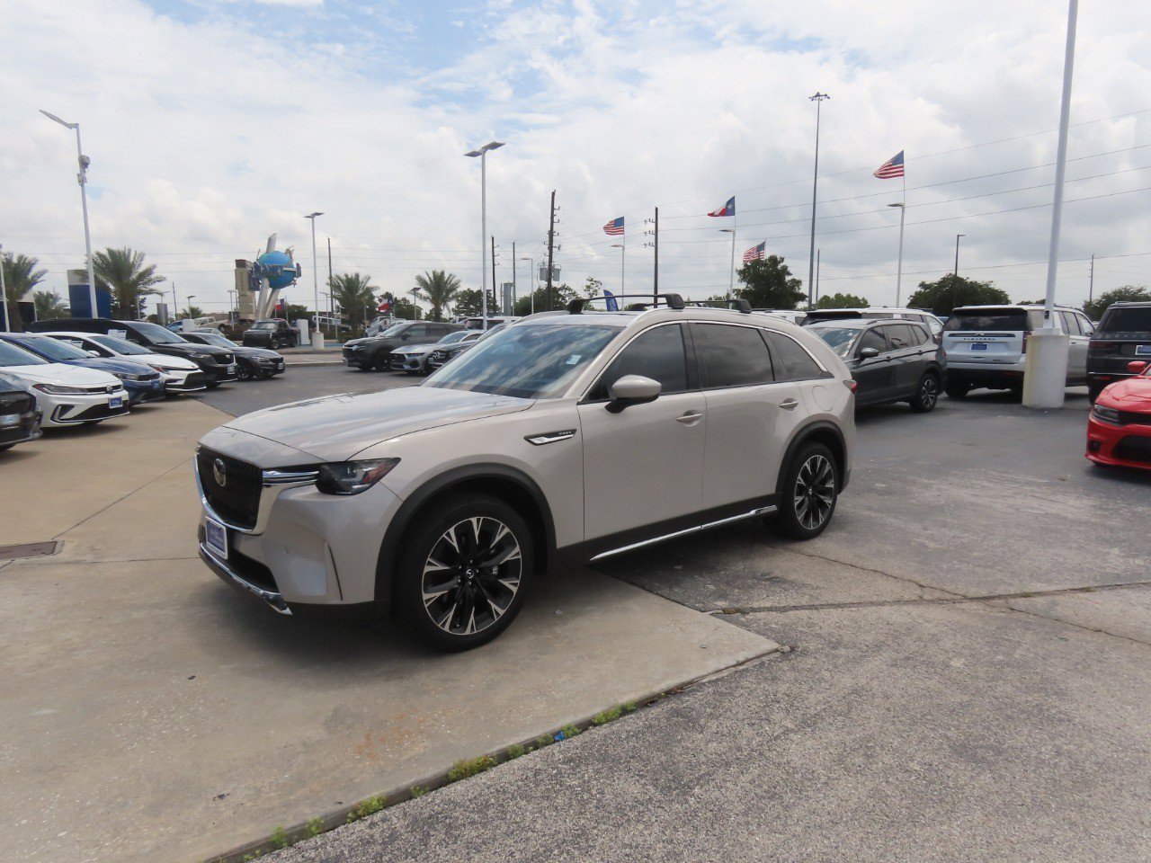 Used 2024 MAZDA CX-90 Plug-In Hybrid w/ Premium Pkg AWD/4WD image 2
