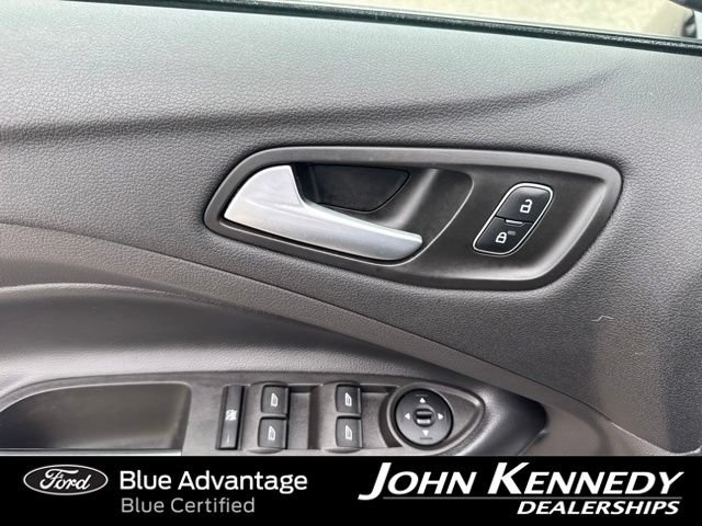 Certified 2018 Ford Escape SE w/ SE Sync 3 Package AWD/4WD image 9