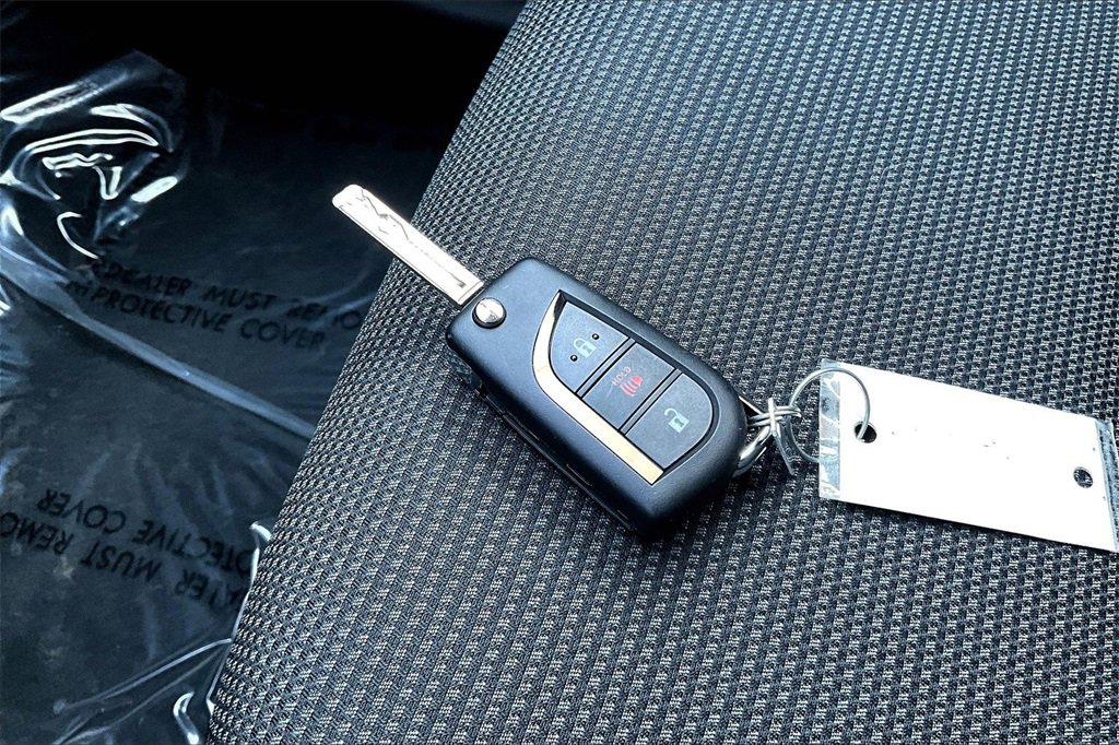 Used 2024 Toyota RAV4 LE image 12