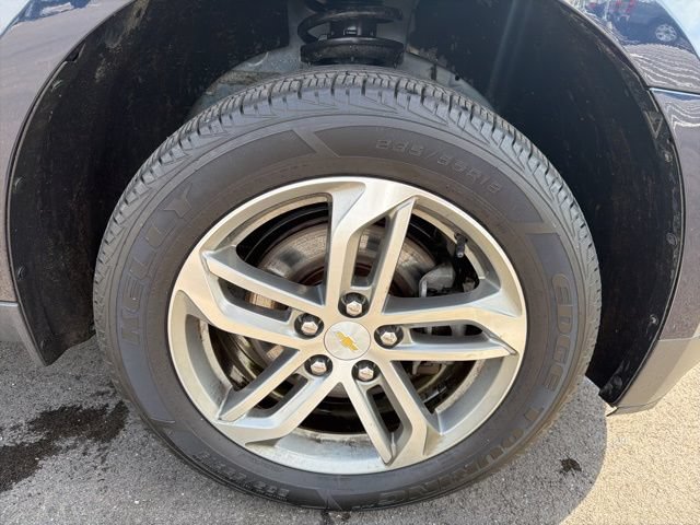 Used 2017 Chevrolet Equinox Premier w/ Enhanced Convenience Package FWD image 4