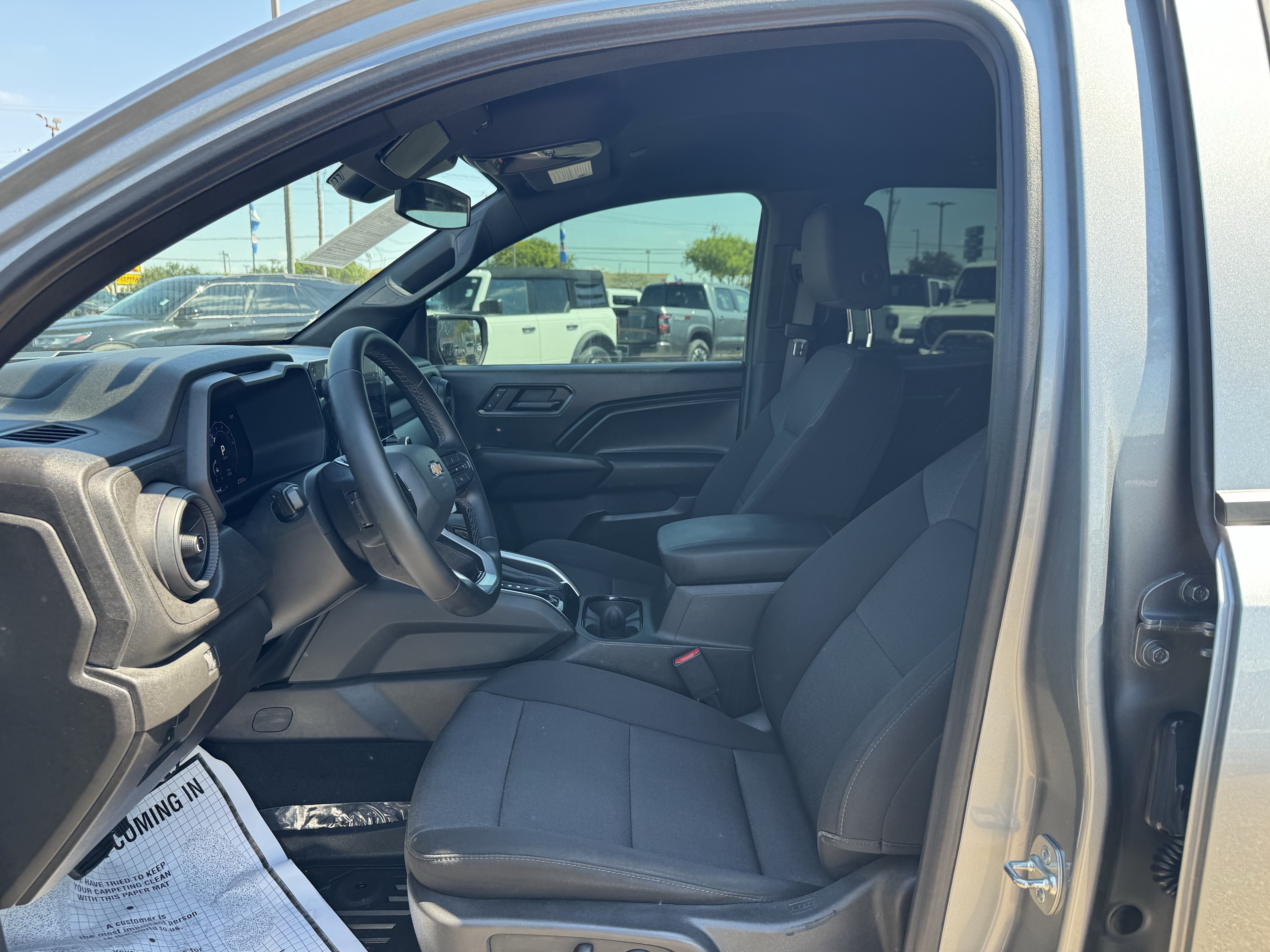 Used 2025 Chevrolet Colorado W/T w/ WT Custom Package RWD image 5