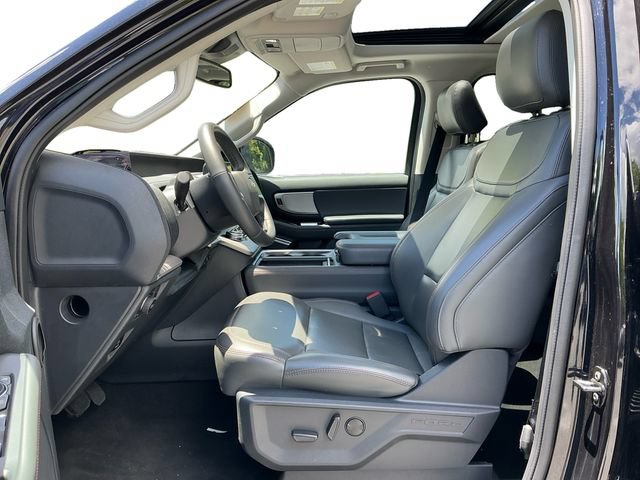 Certified 2025 Ford Expedition Active AWD/4WD image 10