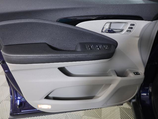 Used 2020 Honda Pilot Touring image 35