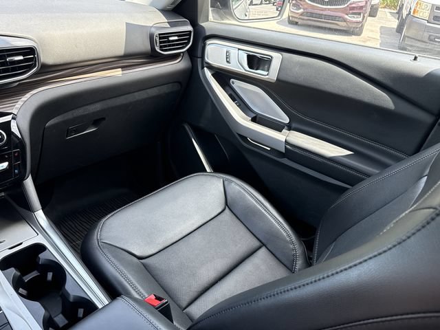 Certified 2024 Ford Explorer Limited w/ Limited Technology Package RWD image 31