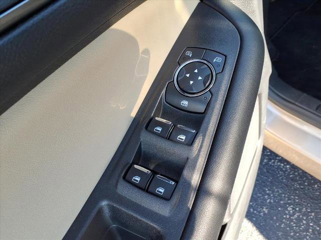 Certified 2021 Ford Edge SE image 13