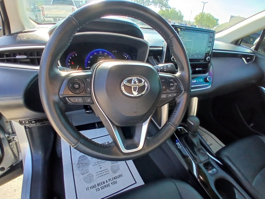Used 2022 Toyota Corolla Cross XLE w/ Convenience Package FWD image 10