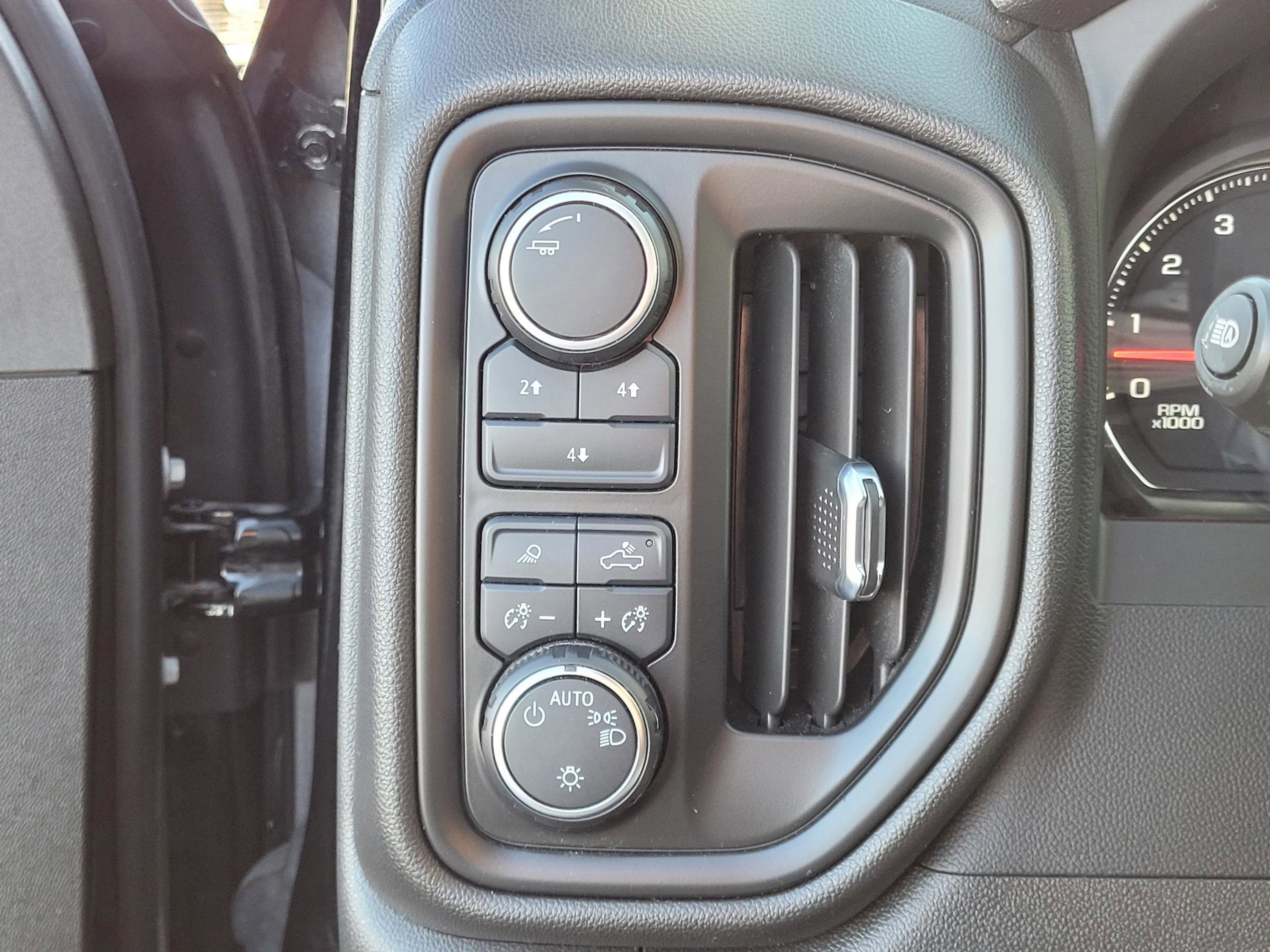 Used 2024 Chevrolet Silverado 2500 Custom w/ Custom Value Package image 22