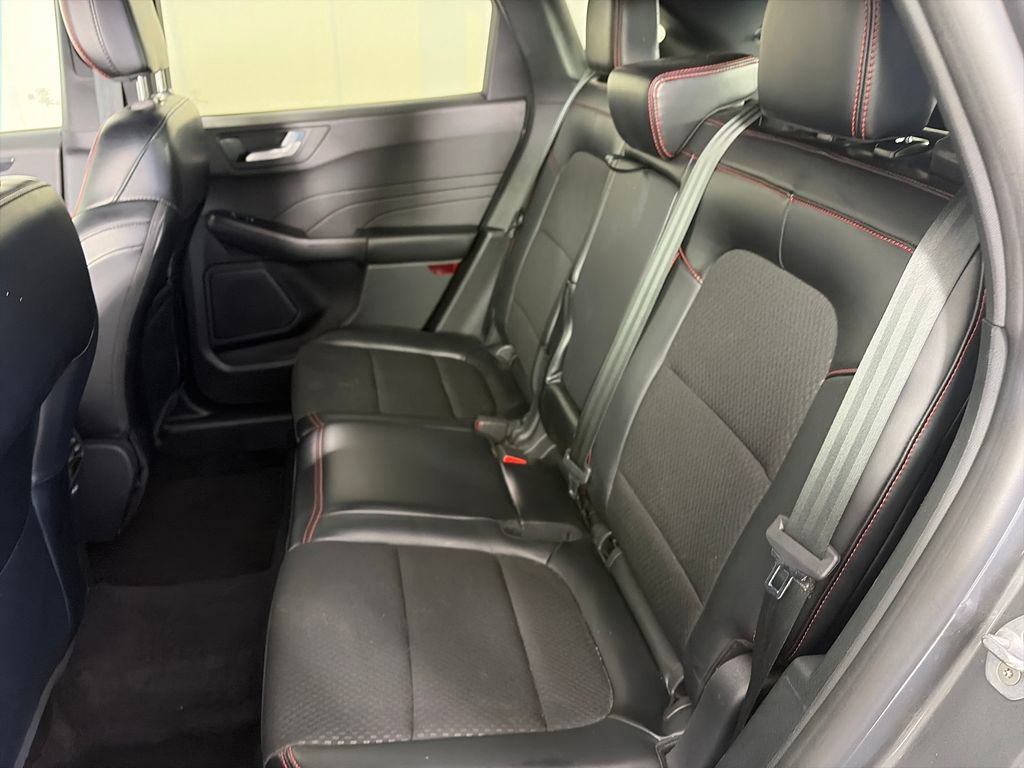 Certified 2025 Ford Escape ST-Line Select AWD/4WD image 13