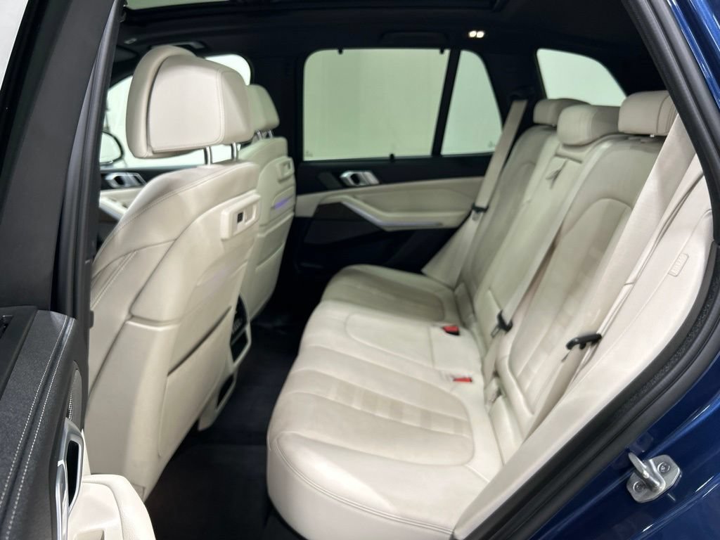 Used 2021 BMW X5 xDrive40i w/ Executive Package AWD/4WD image 30