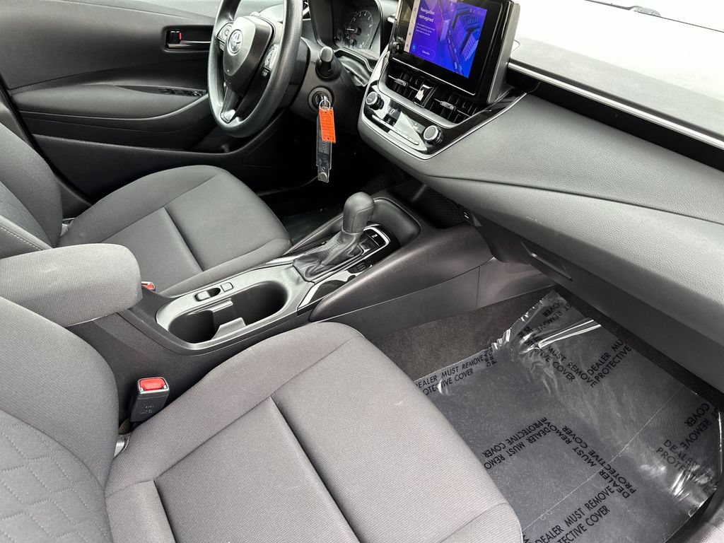 Used 2025 Toyota Corolla LE FWD image 14