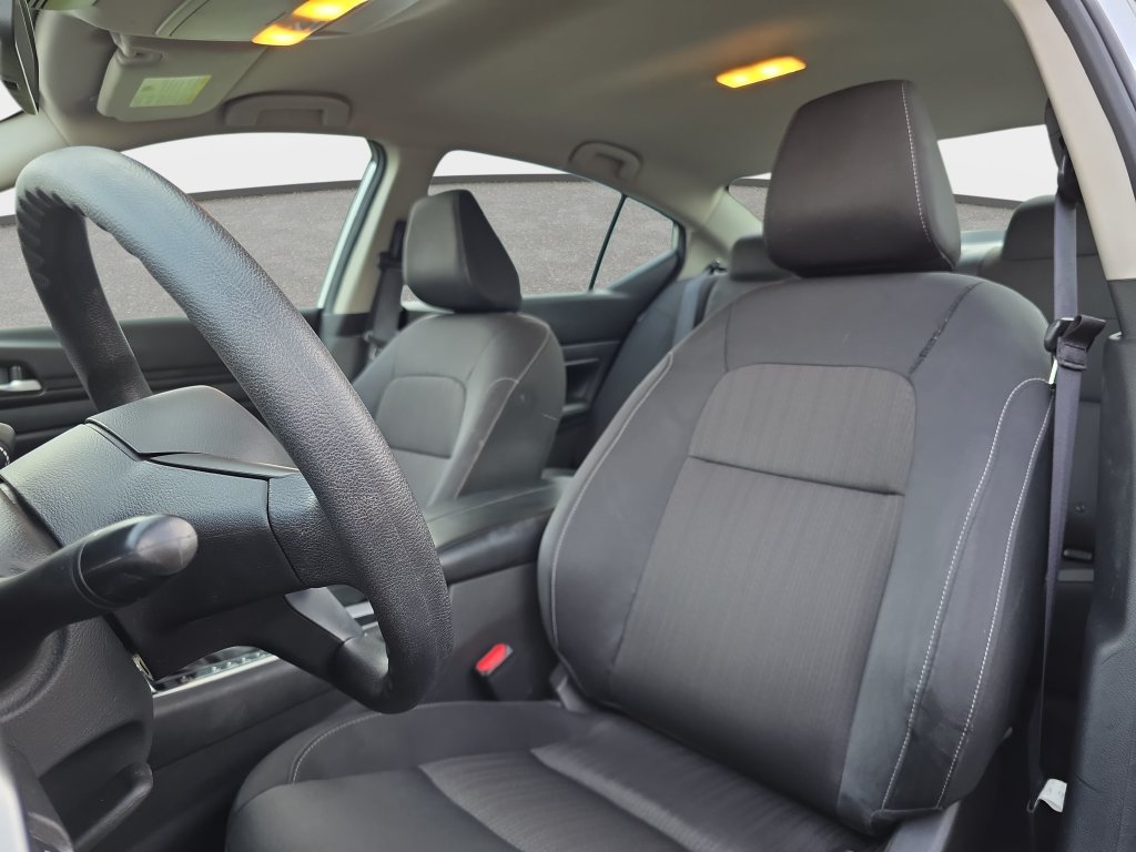 Used 2024 Nissan Altima 2.5 SV FWD image 12