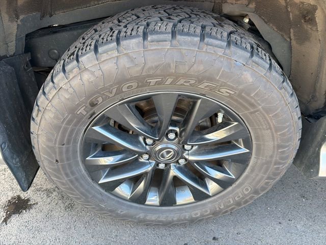 Used 2023 Lexus GX 460 Premium w/ Premium Package image 13